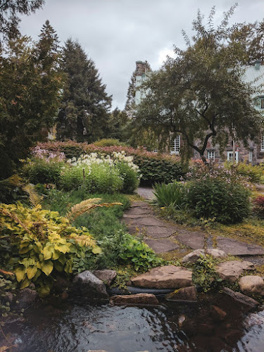 Handy Hands Landscape LLC & Handy Home Construction LLC