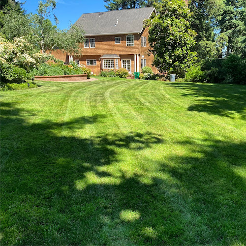 RoyalWorks Landscaping LLC